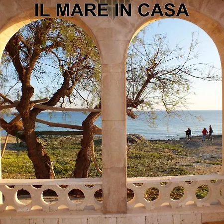 Casa Fronte Mare Holiday home *